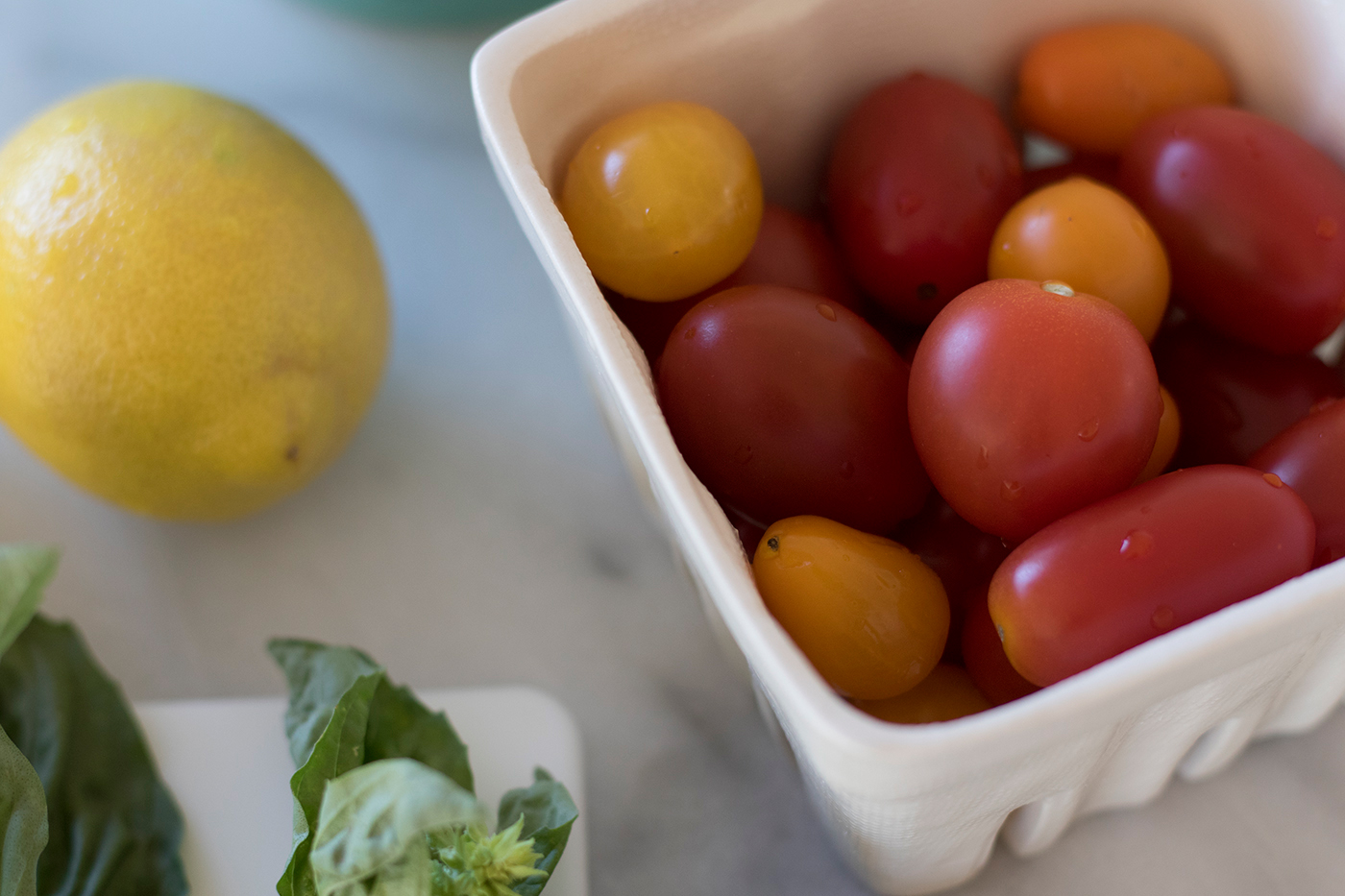 Burrata-with-heirloom-tomatoes-on-joyfetti.com_cherry-tomatoes-close-up