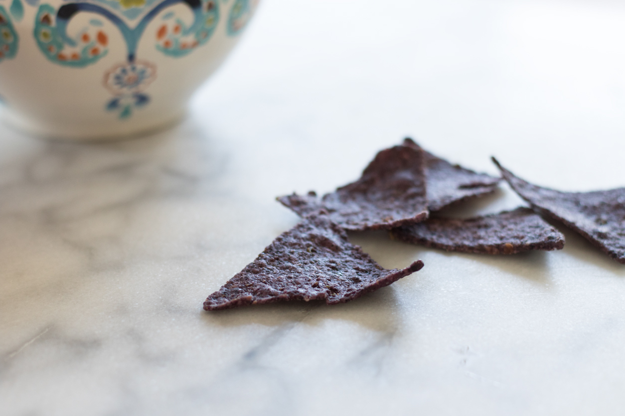 Favorite store bought guacamole for National Tortilla Chip Day_joyfetti.com_Whole Foods 365 Organic Blue Corn Chips_close up