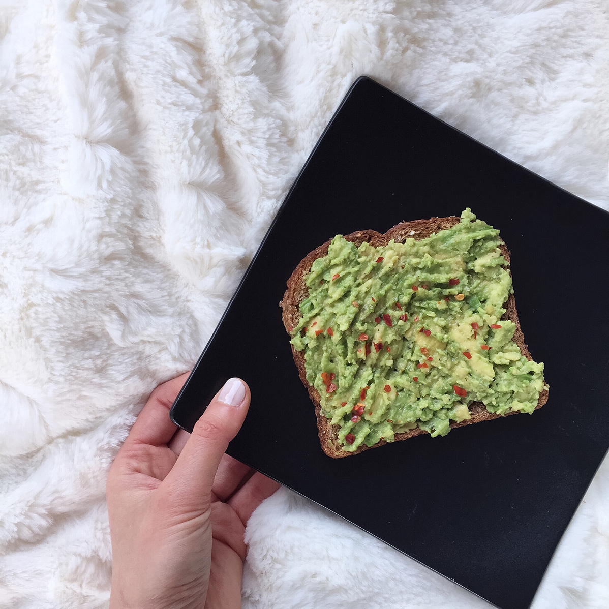 Guac toast with chili flakes_joyfetti.com