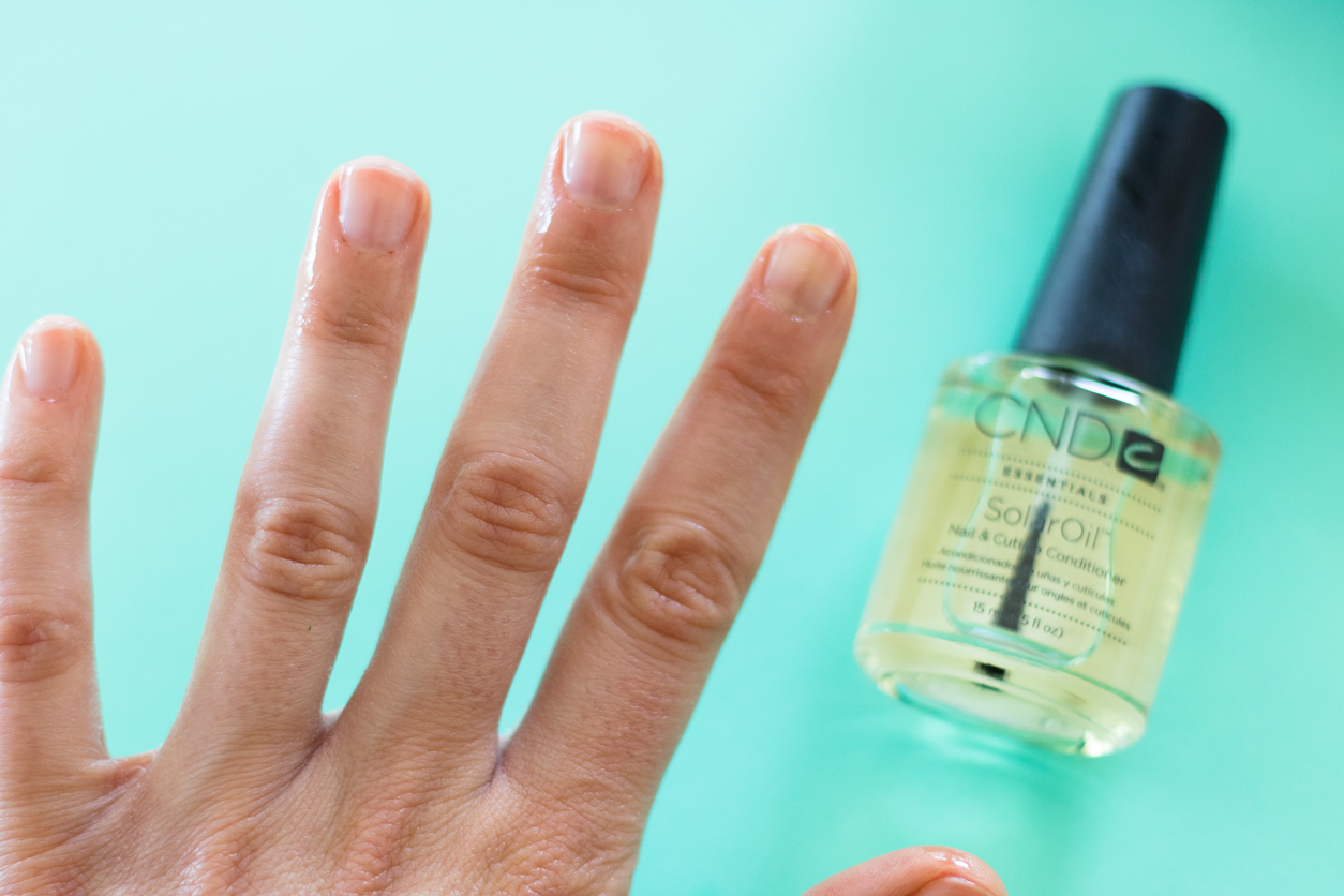 How to Do a Better At-Home Manicure ( Expert Tips! )_cuticle oil_joyfetti.com